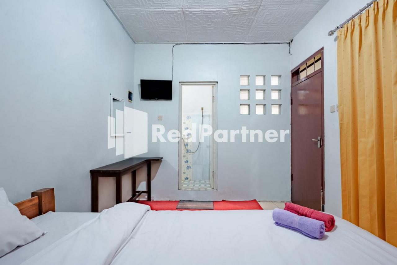 Nafisa Homestay Syariah Near Jatim Park 3 Batu Mitra Reddoorz Malang Exterior foto